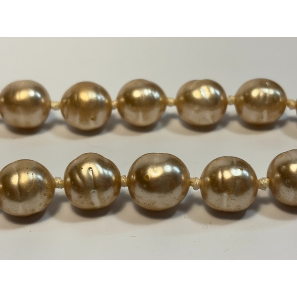Pearl Necklace with Chunky Faux Pearl Beads Vintage Creamy Peach‎ - Picture 9 of 10